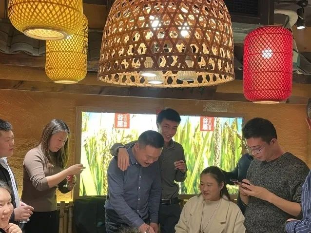 時(shí)彙信息春茗答(dá)謝(xiè)會(huì) 時(shí)彙信息春茗答(dá)謝(xiè)會(huì)