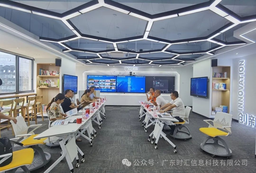 賀州市(shì)副市(shì)長(cháng)匡永紅(hóng)率調研組一(yī)行(xíng)到(dào)深圳市獵空科技有限公司進行(xíng)調研